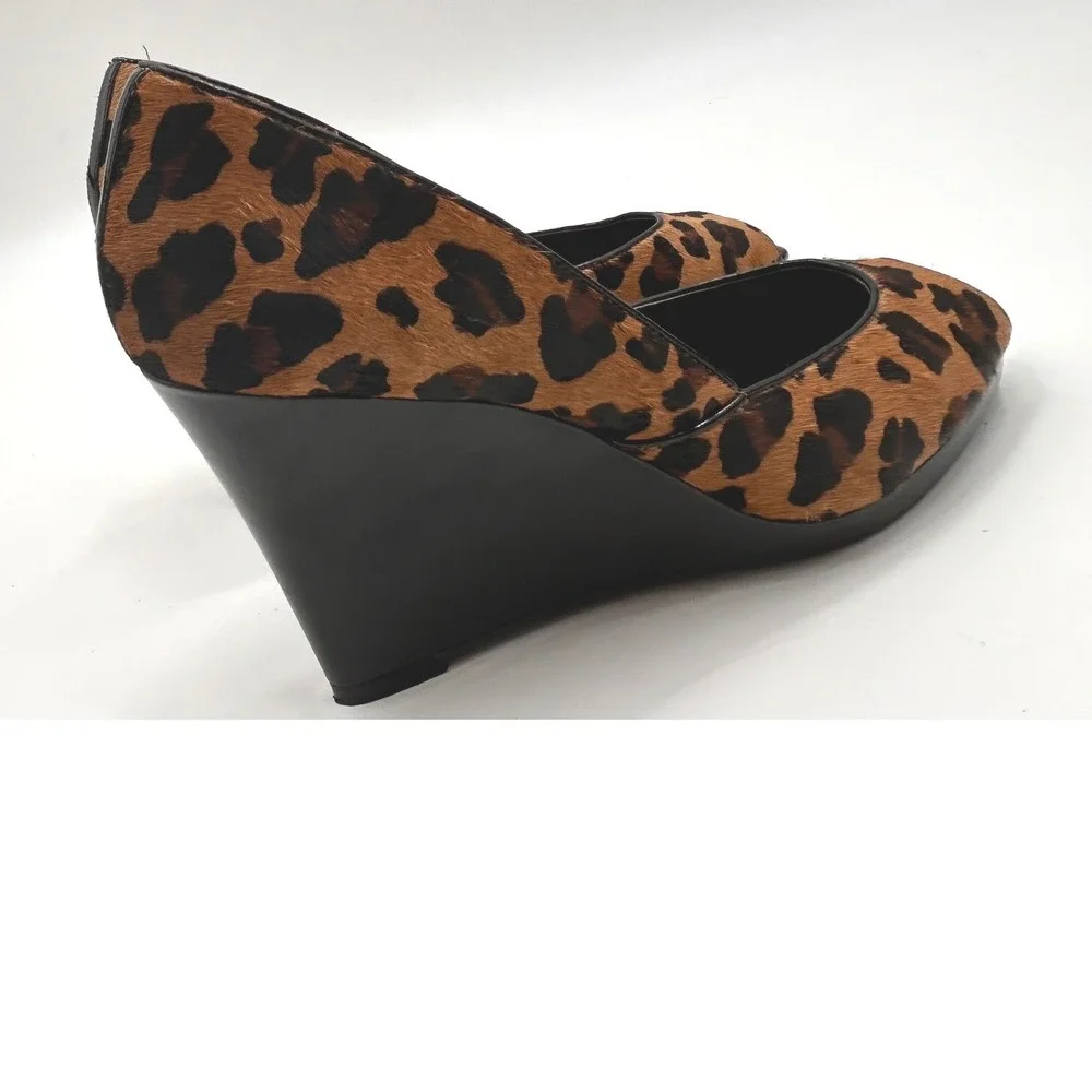BCBG Generation Leopard Print Calf Hair Peep Toe Wedge Heels Mob Wife Old Money